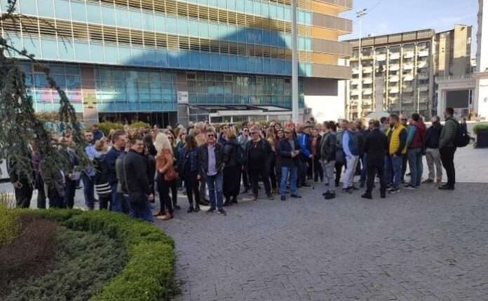 Të punësuarit në Ministrinë e Kulturës në protestë, kërkojnë rritje të pagave