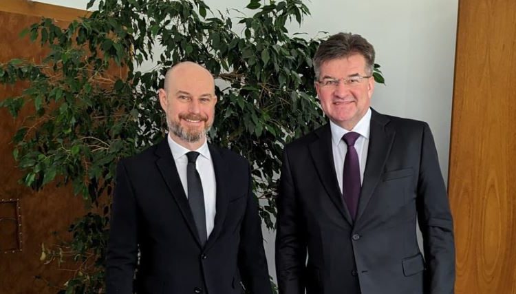 Lajçak bisedon për dialogun me raportuesin për Serbinë në Parlamentin Evropian