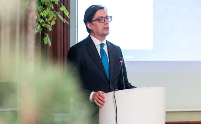 Pendarovski kërkon të mos shpejtohet me Ligjin e lojërave të fatit
