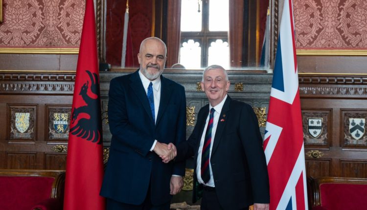 Vizita zyrtare në Britani/ Rama pritet nga Kryetari Kuvendit, Lindsay Hoyle
