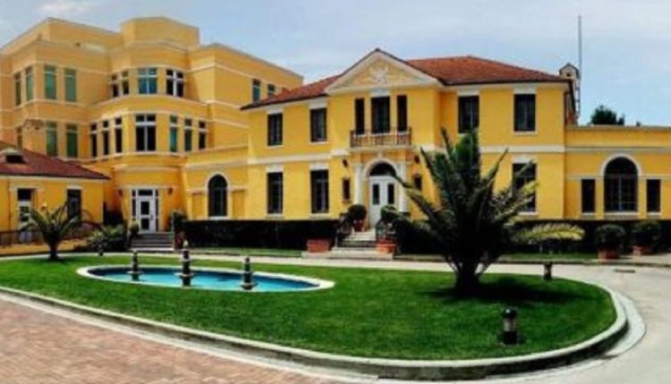 Ambasada amerikane: Dënojmë me forcë sulmin vdekjeprurës ndaj Top Channel, agjencitë ligjzbatuese të kryejnë një hetim tërësor!