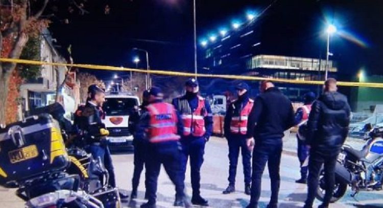 Policia shkon në shtëpinë e reperit Cllevio, dyshohet se u përfshi në rastin “Top Channel” (Detaje)
