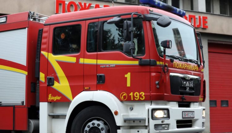 Digjet një banesë në Shkup, nuk ka të lënduar