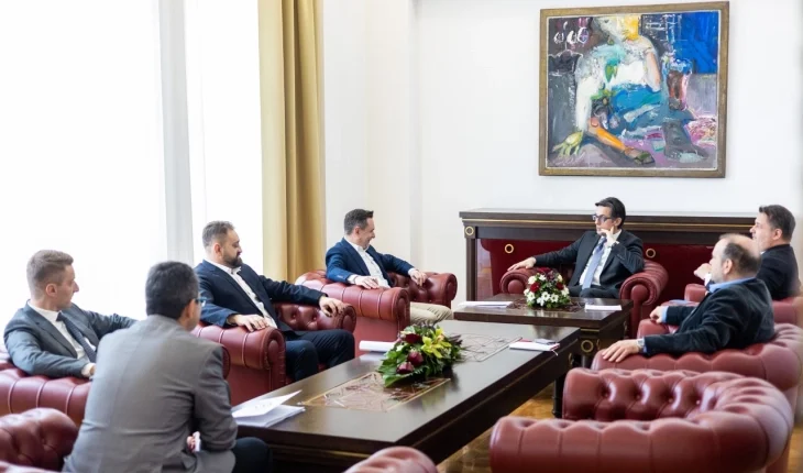 Takim i presidentit Pendarovski me përfaqësues të Shoqatës së të punësuarve në sektorin e lojërave të fatit “Dua të punoj”