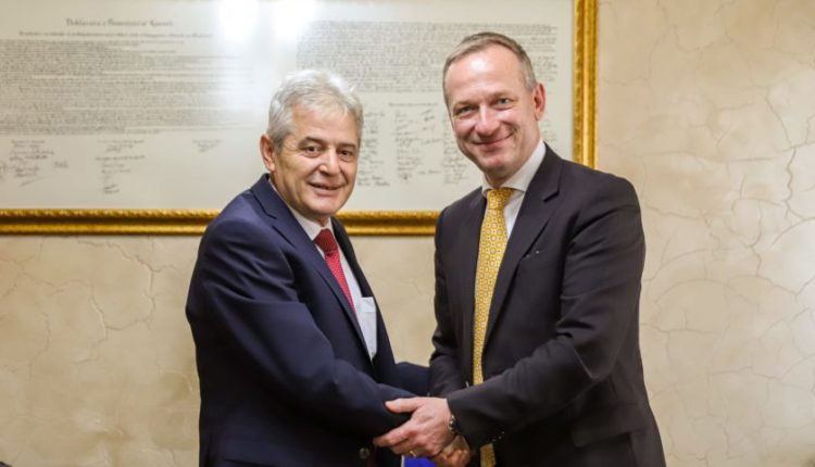 Ahmeti takon ambasadorin OSBE, Kilian Wahl: Nisëm përgatitjet për ndryshimet Kushtetuese