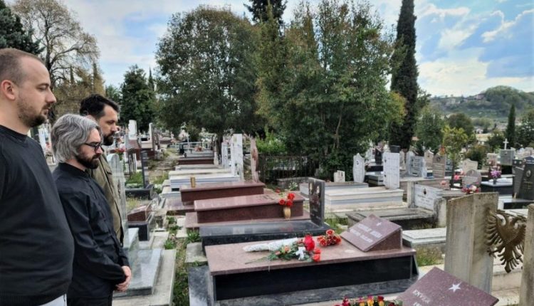 “Levica” Te varri i Enver Hoxhës – reagojnë LSDM-ja dhe VMRO-DPMNE-ja