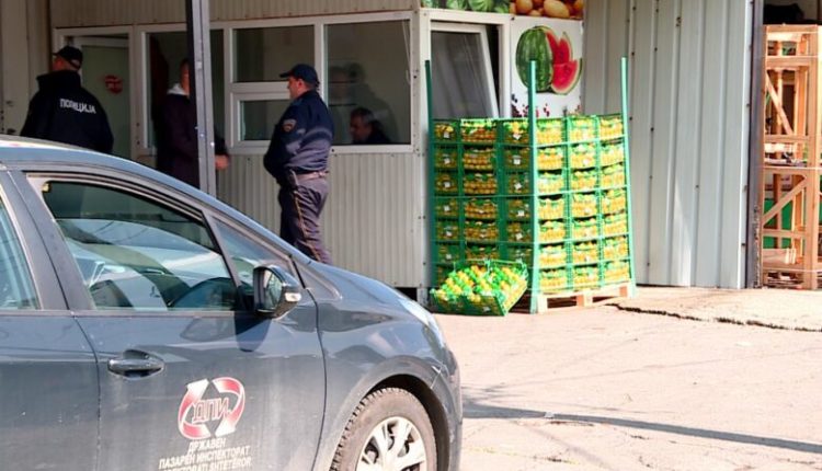 Aksioni në “Kvantashki”, konfiskohen 15 tonë fruta dhe shpërndahen si donacion nëpër shkolla e spitale