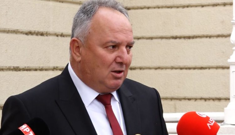Sindikata në Maqedoninë e Veriut kërkoi takim urgjent me ministrin e arsimit për të diskutuar edhe për rrogat