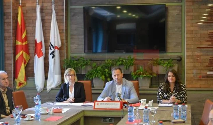 Kryqi i Kuq: Janë mbledhur gjithsej 71 milionë denarë për të ndihmuar popullatën e prekur nga tërmeti në Turqi dhe Siri