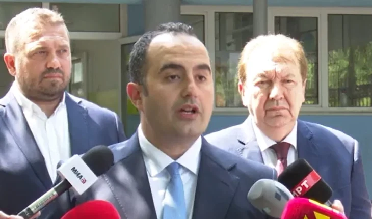 Shaqiri: MASH shqyrton mundësinë e ndalimit të TikTok-ut në shkolla!