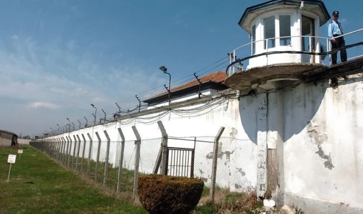 Kallëzim penal kundër një punonjësi të Policisë së burgut për “lirim të paligjshëm të një personi të privuar nga liria”