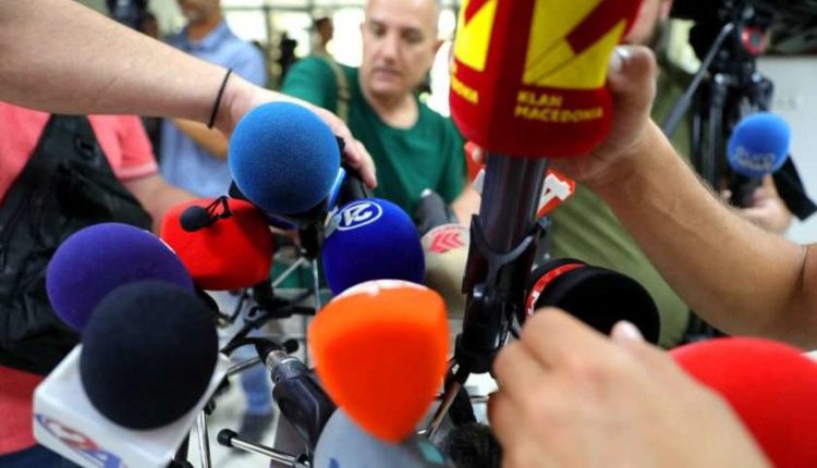 Gazetarët pa Kufij: Maqedonia më mirë, Kosova dhe Shqipëria në mesin e vendeve problematike