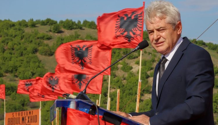 Ali Ahmeti nga Sllupçani: Për flamur e gjuhë amëtare, zgjohen prapë dhe dëshmorët ndër varre!