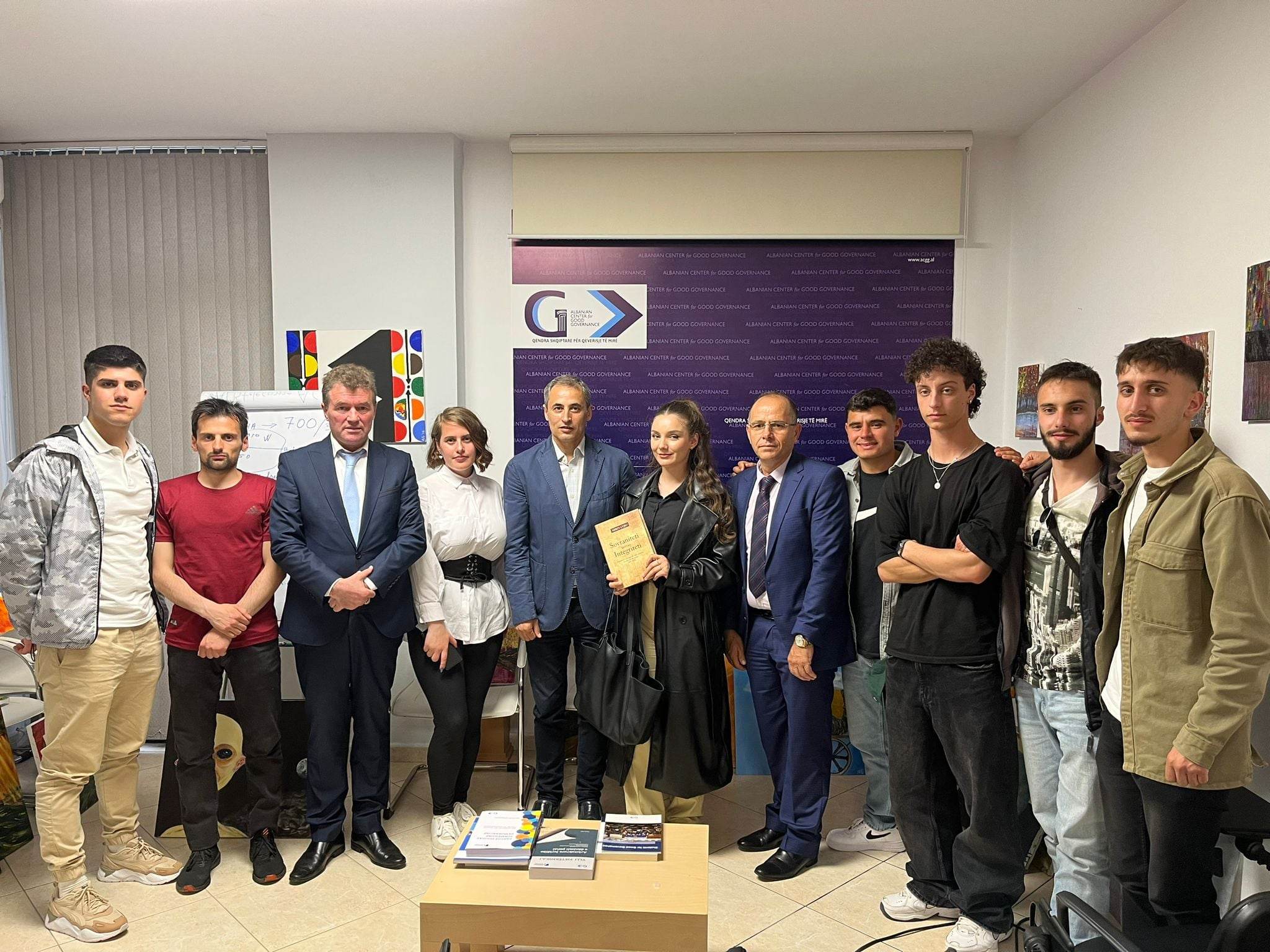 Presidenti i Shqipërisë Bajram Begaj i takoi studentët e gazetarisë të Universitetit të Tetovës