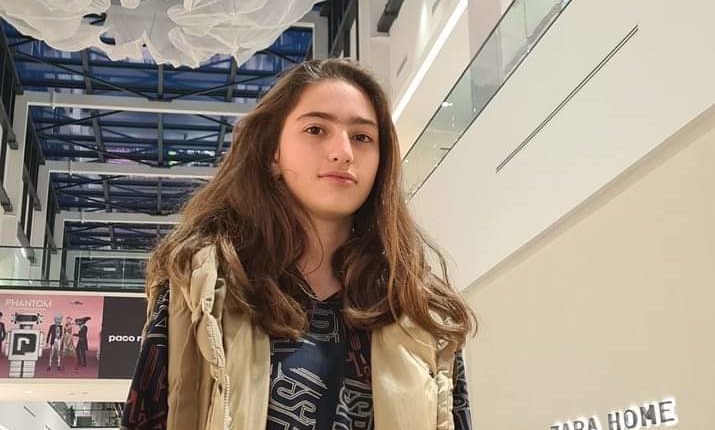 Tara zgjidhet nxënësja më e mirë në Olimpiadën e Diturisë