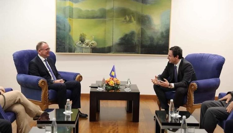 Arben Taravari: Dhuna e protestuesve sërb ndaj policisë së Kosovës dhe ushtarëve të KFOR-it është e Patolerueshme!