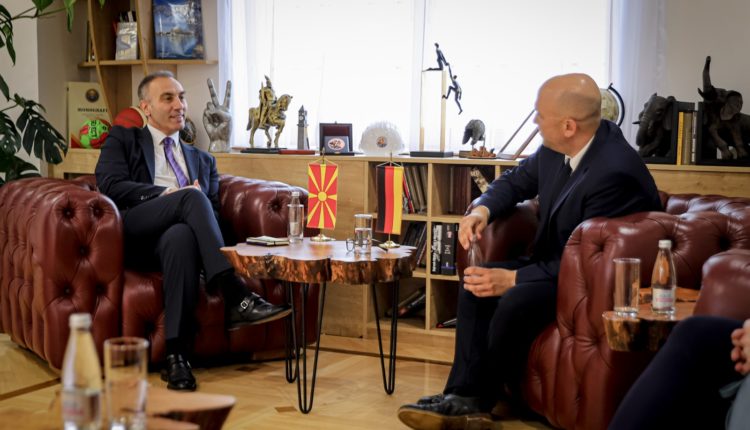Grubi – Sarrazin: Ndryshimet kushtetuese proces i domosdoshëm për ardhmërinë europiane të vendit