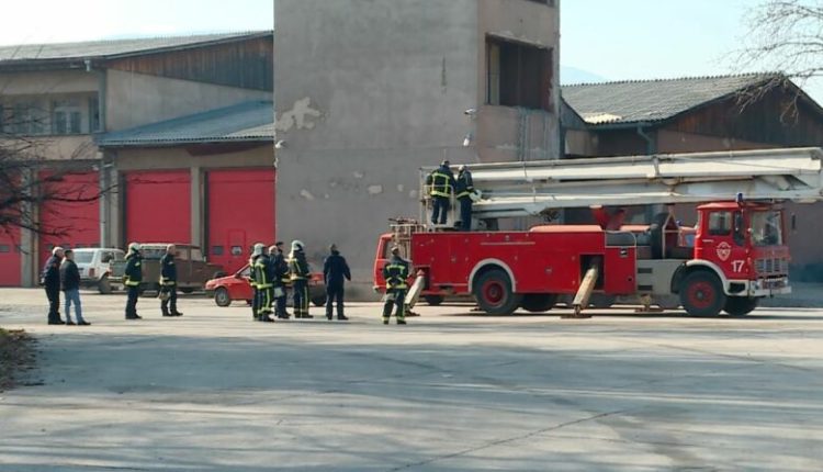 Thellohet problemi i mungesës së zjarrfikësve, Shkupi punon me gjysmë kapaciteti