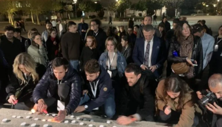 Në Prishtinë ndizen qirinj për atë vrarët në Beograd