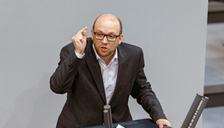 Manuel Sarrazin: Mos humbni kohë, votoni ndryshimet Kushtetuese