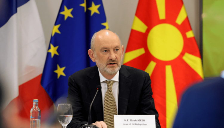 Geer: Maqedonia e Veriut të shfrytëzojë mundësinë, ndryshimet kushtetuese janë thelbësore