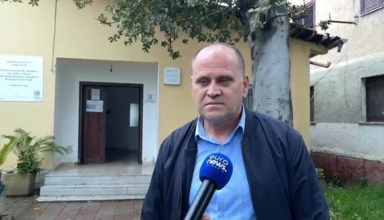 “Më morën zvarrë 3 veta “, flet për Euronews komisioneri i dhunuar me Fushë-Krujë