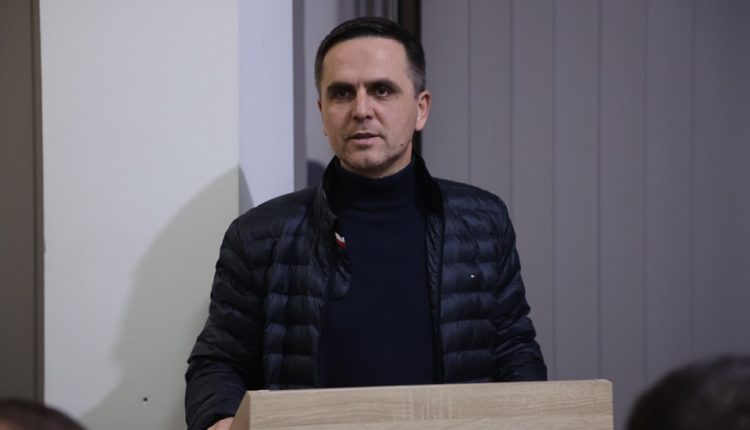 Ndonëse me fitim, parkingu jepet me koncesion/ Kasami: Kështu do të zgjidhet kaosi në komunikacionin e Tetovës