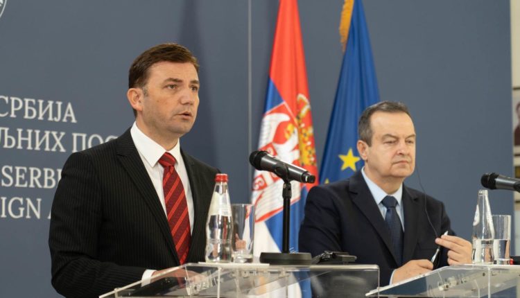 Osmani në mes të Beogradit ngre çështjen e pasivizimit të adresave të shqiptarëve në Luginë