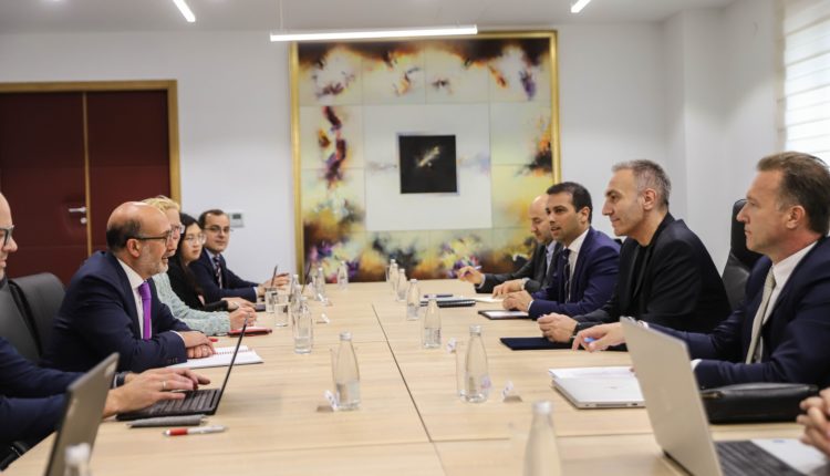 Ndërtimi i Korridorit 8 dhe 10D/ Grubi takoi përfaqësuesit e Fondit Monetar Ndërkombëtar