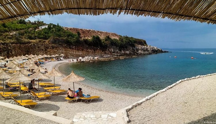 Deutsche Welle: Çmimet më të ulëta për pushimet verore, në Shqipëri dhe Turqi