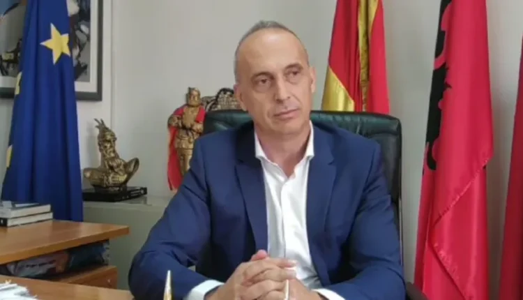 Kujt po i çon “selam” Fatmir Dehari : “I zgjuar është ai që din kur duhet të largohet”