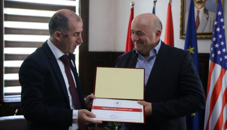 Profesor Sadi Bexhetit i dorëzohet titulli “Profesor Emeritus” nga Universiteti i  Prishtinës