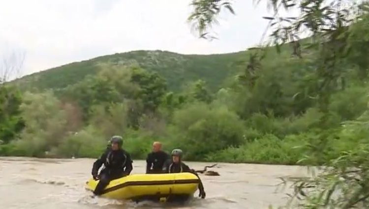 Sveçla: 30 pjesëtarë të Policisë e FSK-së të angazhuar për gjetjen e tre të zhdukurve në Lepenc