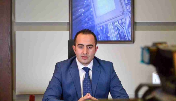 Shaqiri: Në Qeveri nuk është dorëzuar propozimi që viti shkollor të fillojë më vonë