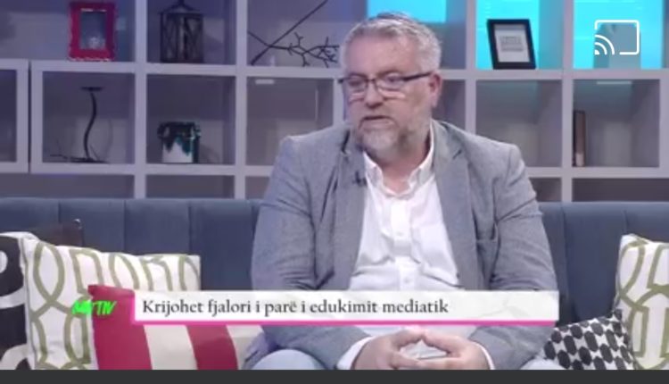 Tahiri në “Motiv”: Fjalori i edukimit mediatik ndihmon njohjen e manipulimeve