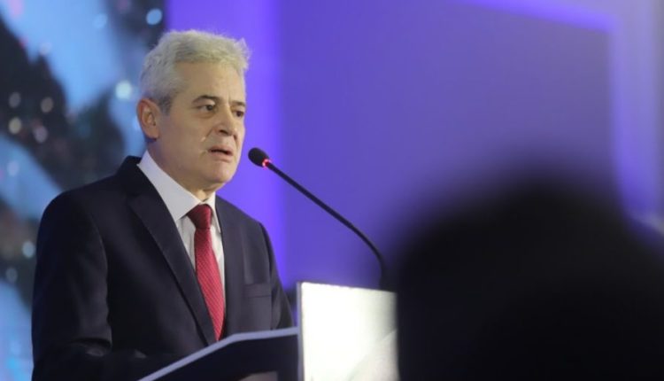 Ali Ahmeti uron besimtarët myslimanë për festën e Kurban Bajramit
