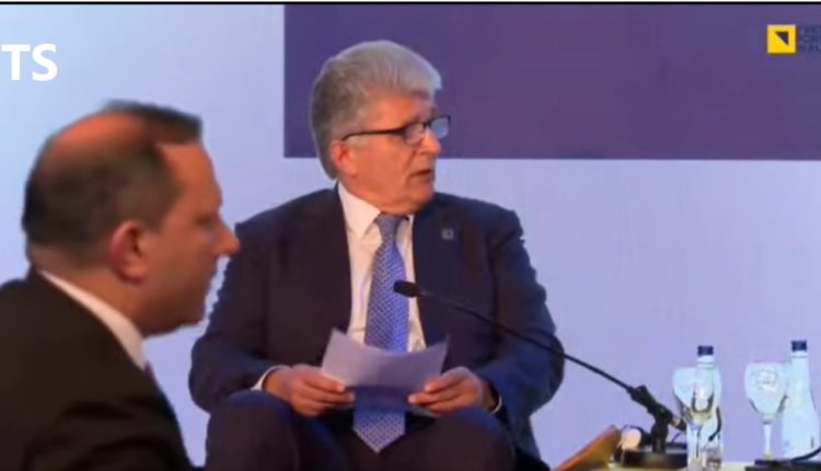 Era rrëzon skenën në Forumin e Prespës në Strugë/ Spasovski alarmohet (VIDEO)