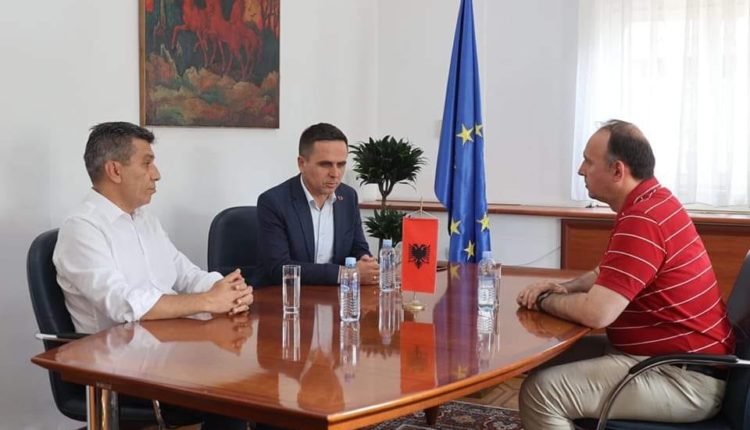 Fillojnë përgatitjet për frontin opozitar?! Takohen Mexhiti, Kasami dhe Gashi