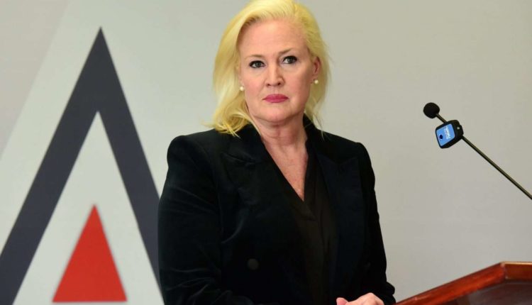 Ambasadorja amerikane, Aggeler e zhgënjyer me gjyqësorin në RMV