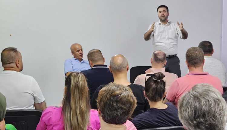 Edhe Arijanit Hoxha nis me parti të re?