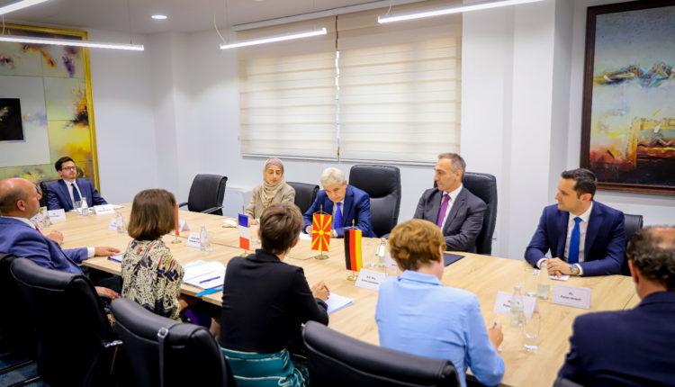 Ahmeti mirëpriti sot në takim përfaqësuesit ndërkombëtar dhe ambasadorët e Gjermanisë, Francës dhe Polonisë