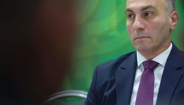 Pas djegies së veturës reagon Grubi: Sulmet qyqare nuk më ndalin dhe nuk më zbrapsin