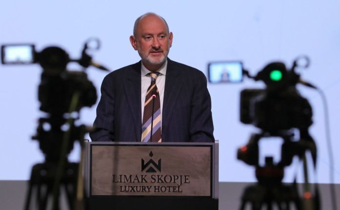 “S’ka veto dhe vendime shtesë nëse miratohen ndryshimet kushtetuese” – siguron ambasadori europian