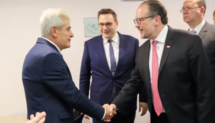 Ahmeti takoi ministrat e punëve të jashtme të Austrisë, Çekisë dhe Sllovakisë