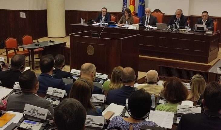 Ndryshimet kushtetuese kalojnë në Komisionin kuvendor për Çështje Kushtetuese
