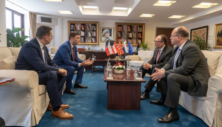 Osmani: Ose do t’i përfundojmë ndryshimet kushtetuese, ose do t’i ndërpresim negociatat me BE-në, nuk ka alternativë të tretë