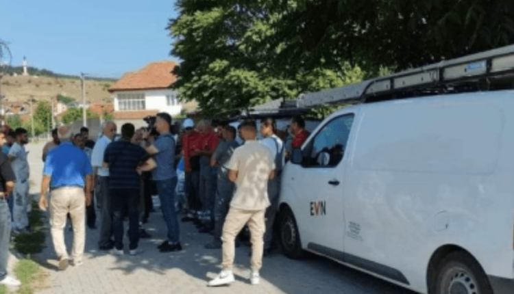 EVN: Banorët e Sllupçanit sërish nuk i lejuan ekipet që të hyjnë në fshat
