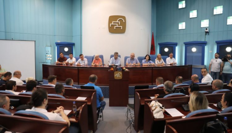 Izet Mexhiti formon parti të re politike