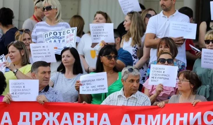 Administrata e gjykatës kërkon rritje të pagave, nga 1 shtatori paralajmërojnë grevë të përgjithshme