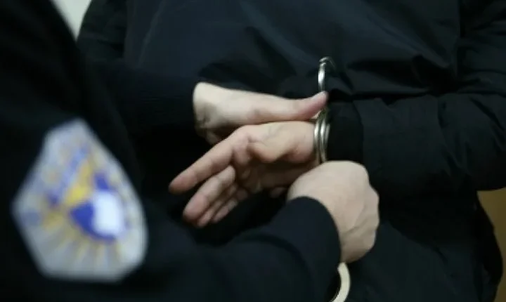 Dyshohet se kontrabandoi barna, arrestohet i dyshuari në Prishtinë